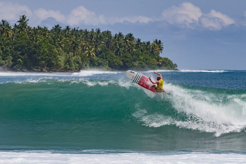 paga-hill-estate-gummi-gudmundur-fridriksson-papua-new-guinea-surfing